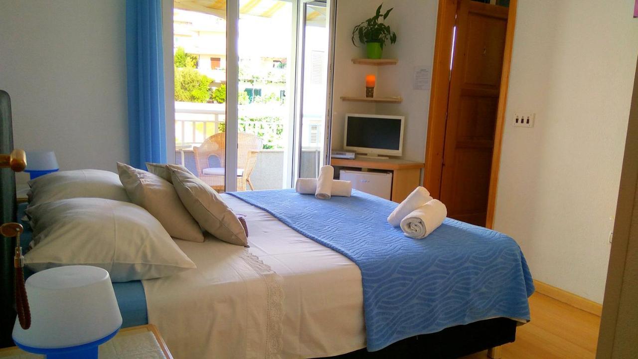 Apartments Desa Petric Hvar Town Esterno foto